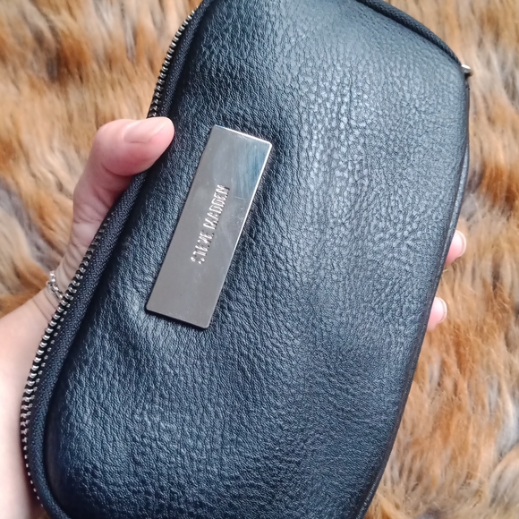 Steve Madden wristlet - Picture 12 of 16
